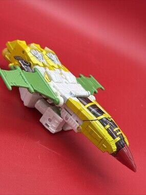 Transformers Generations Legacy Voyager G2 Universe Jhiaxus